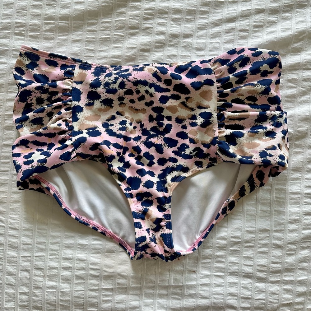 Lime Ricki size Large high-waisted, full coverage bikini bottom, leopard print